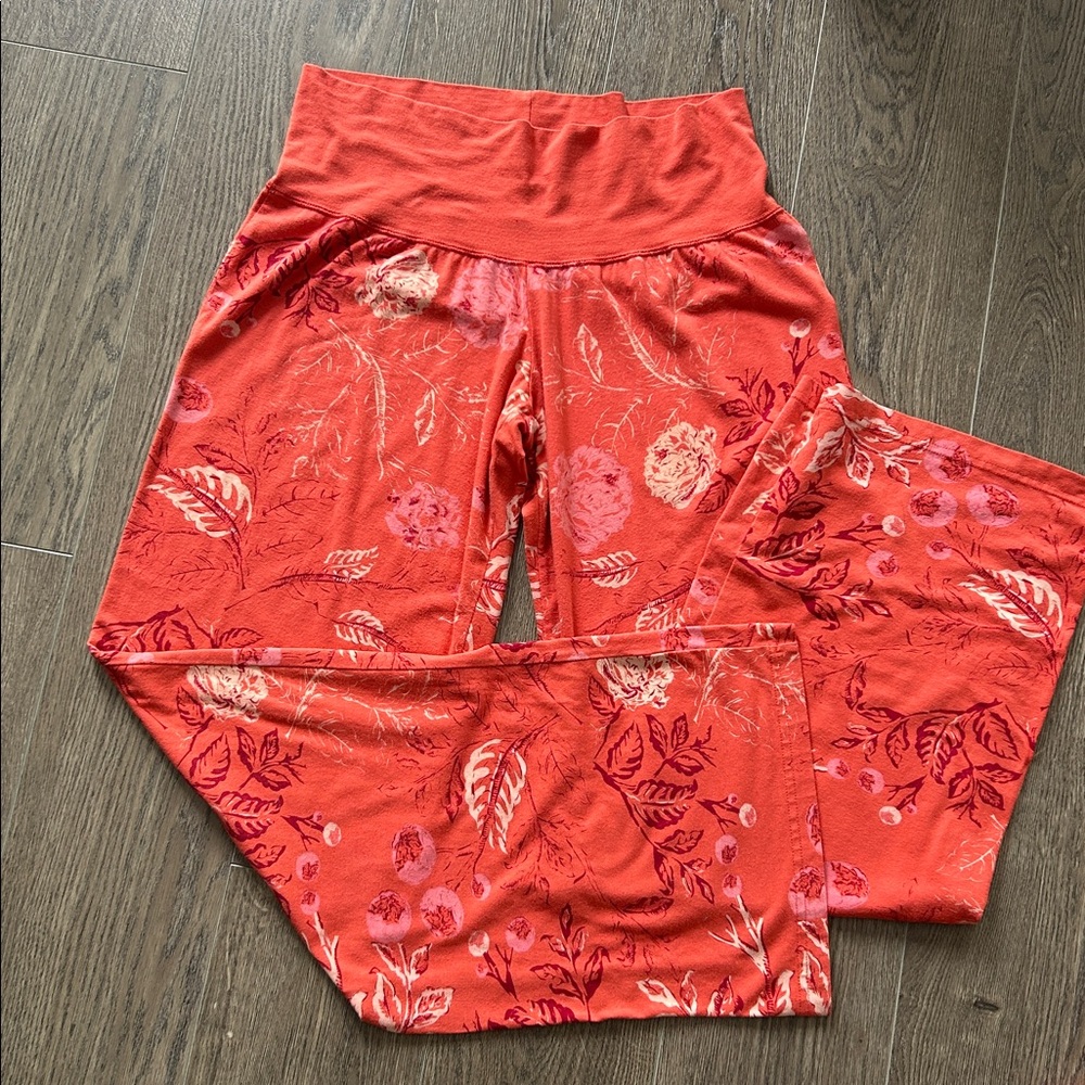 This is J Bamboo viscose pajama lounge set - Made in Canada - Picture 11 of 12